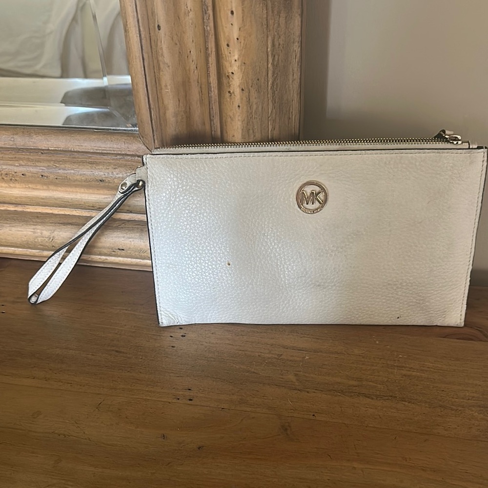 Michael Kors White Wristlet Clutch